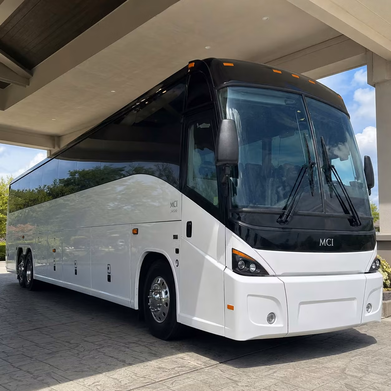 need a large group airport transfer for a peoria corporate event or convention
