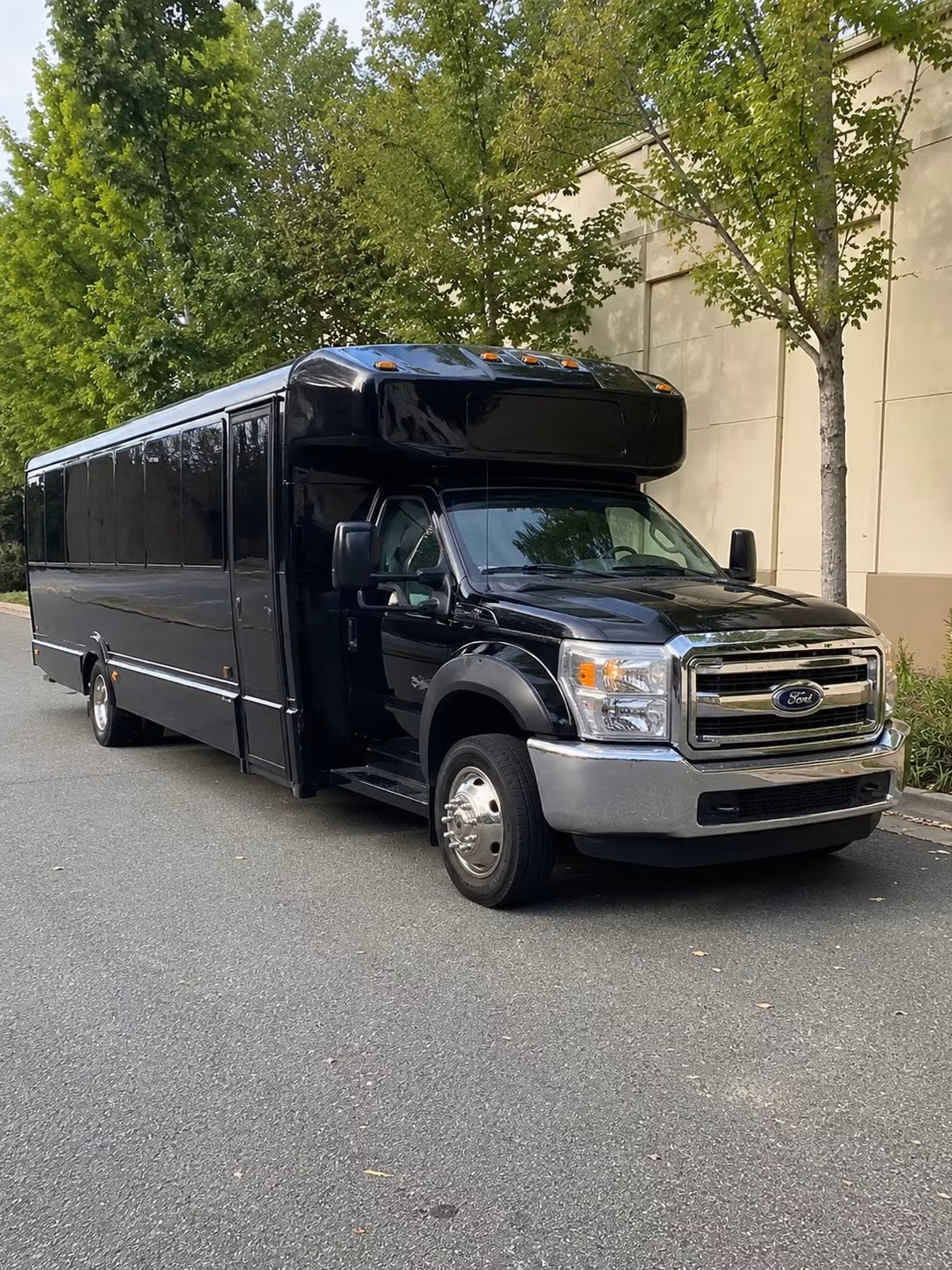 tailgate ready party bus rentals for peoria area game days